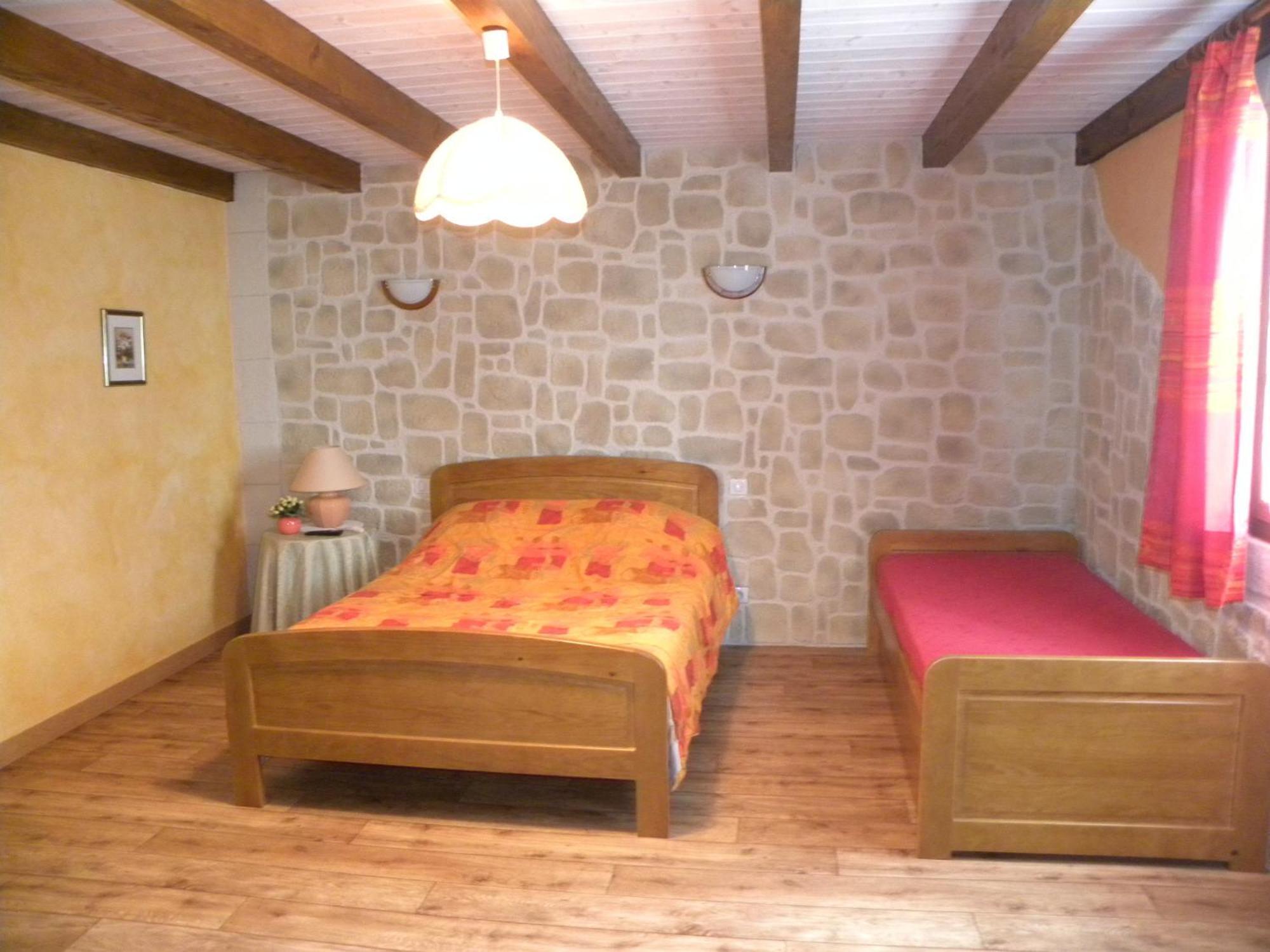 Auberge Les Volpilieres Ruynes-en-Margeride Exterior photo